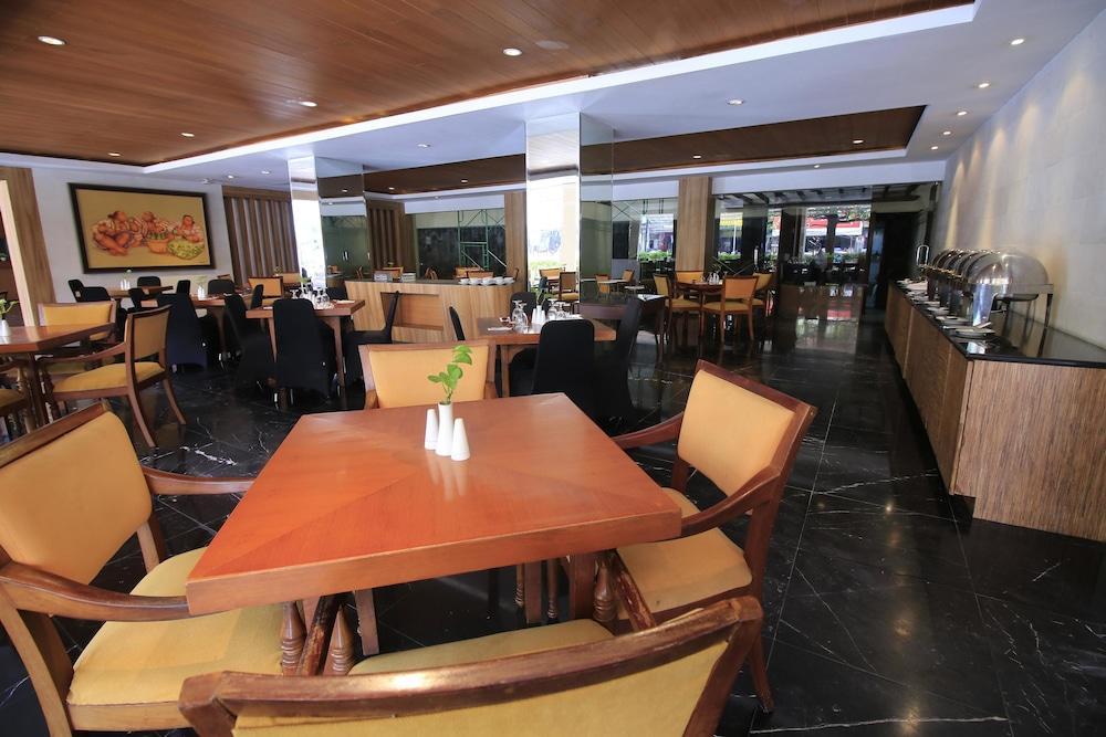 Hotel Mutiara Malioboro Yogyakarta Dış mekan fotoğraf