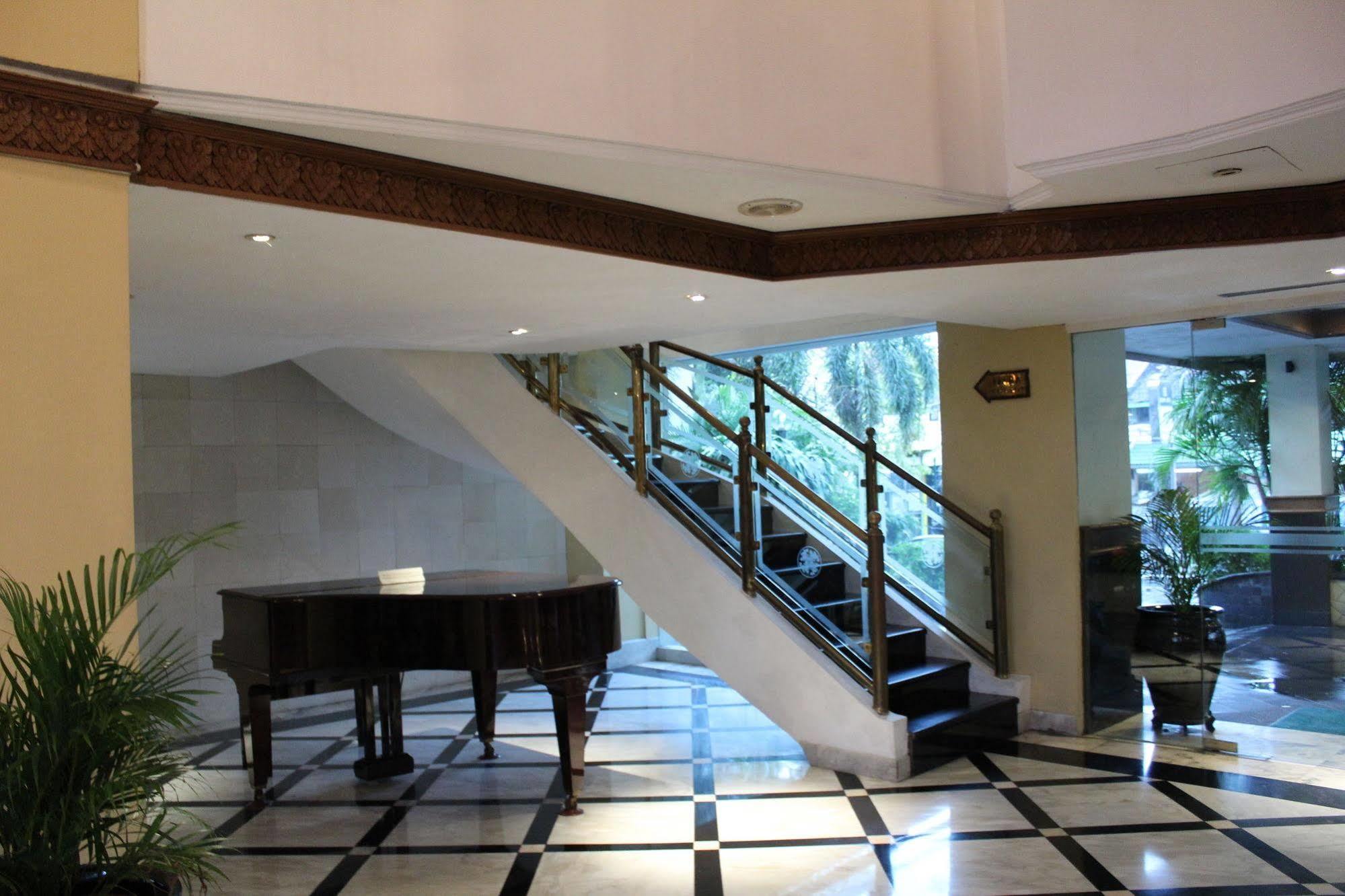 Hotel Mutiara Malioboro Yogyakarta Dış mekan fotoğraf