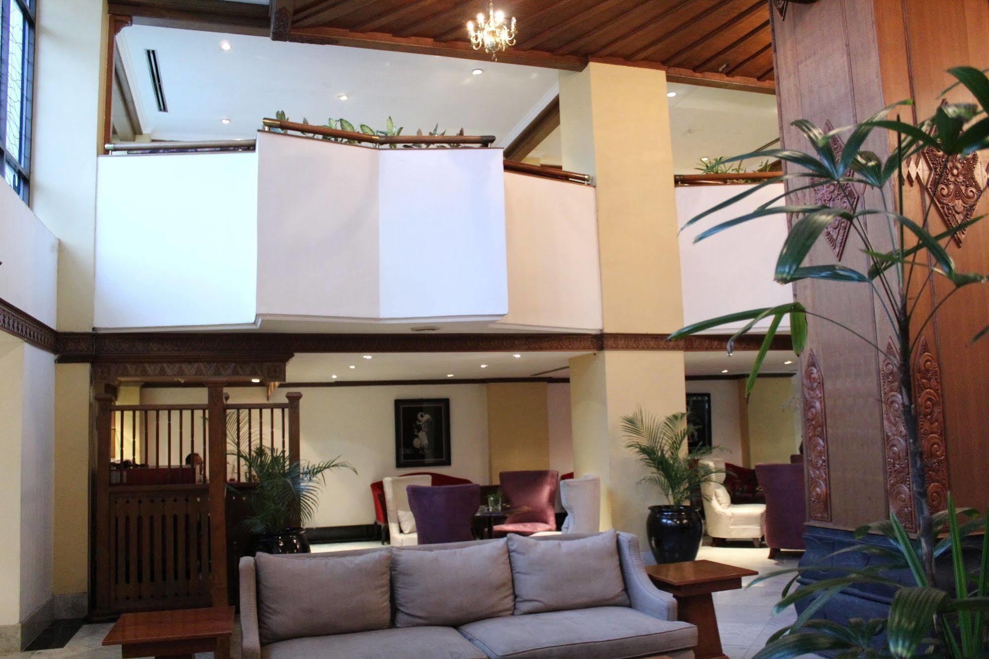 Hotel Mutiara Malioboro Yogyakarta Dış mekan fotoğraf