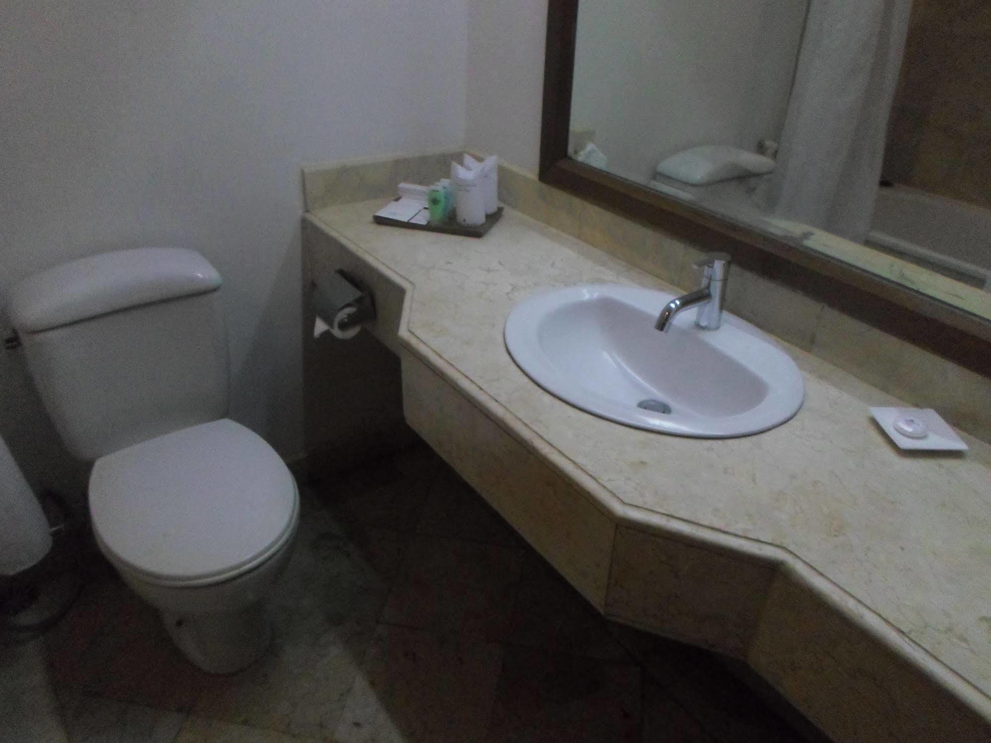 Hotel Mutiara Malioboro Yogyakarta Dış mekan fotoğraf