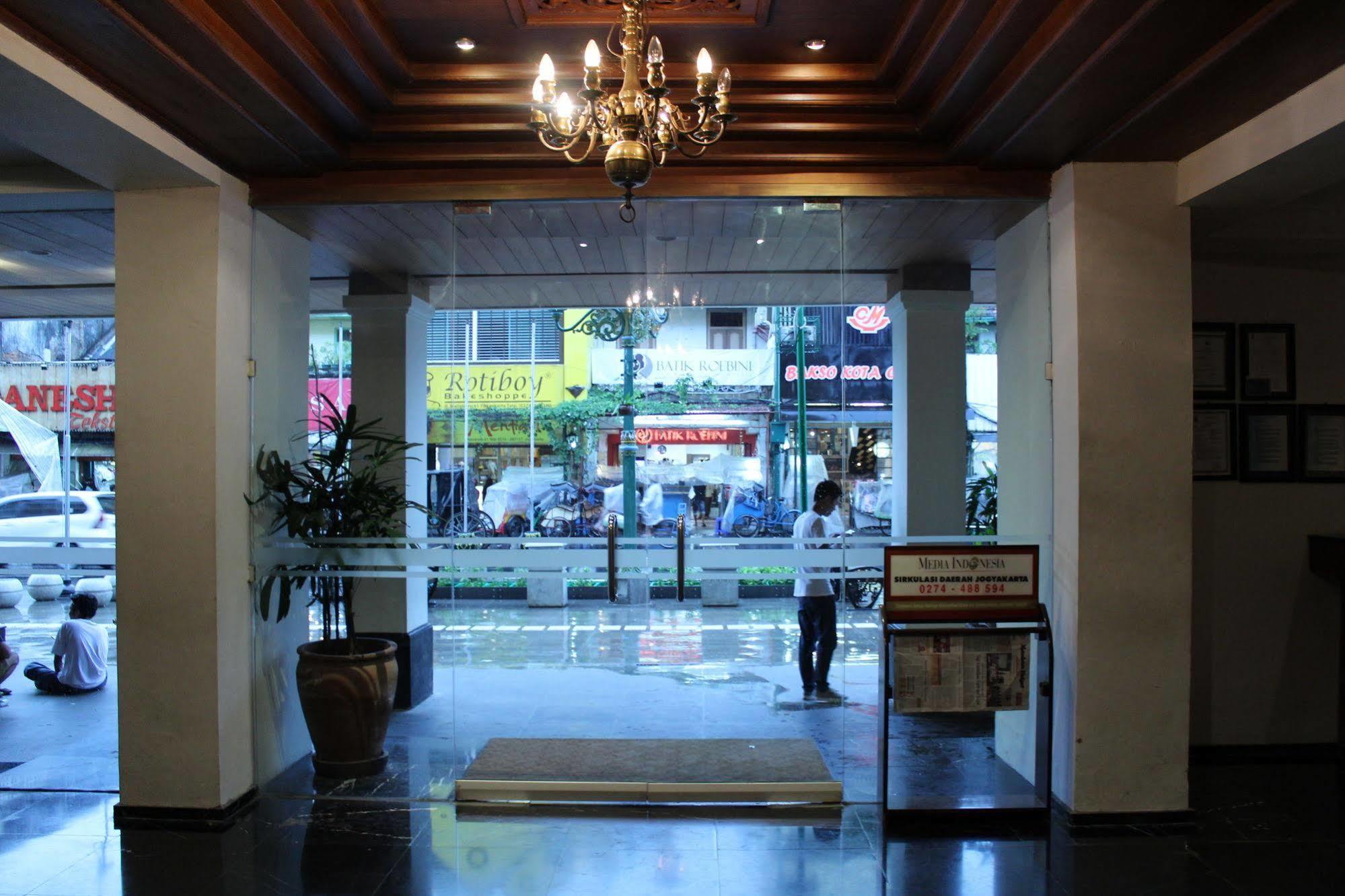 Hotel Mutiara Malioboro Yogyakarta Dış mekan fotoğraf